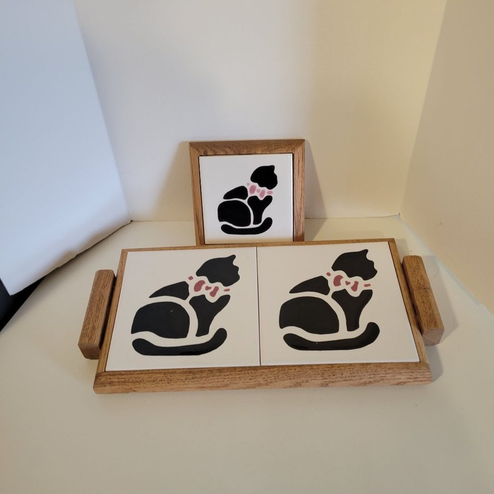 Vintage Set of 2 Unbranded Ceramic Tile & Oak Cat Trivets